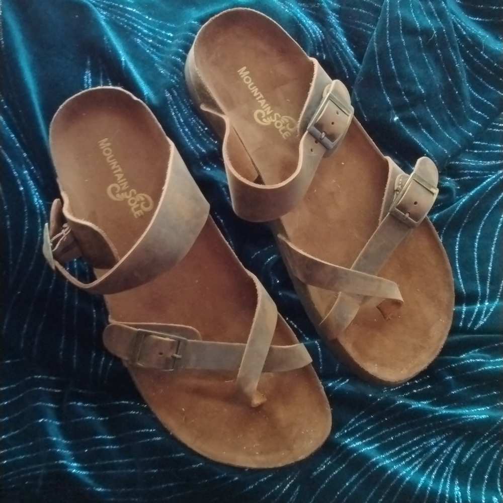 Mountain sole brown casual summer sandals size 10